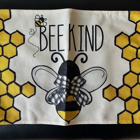 Source Unknown Other - Bee Kind Placemats 12 x 18 Inch Set of 4 - BRAND NEW